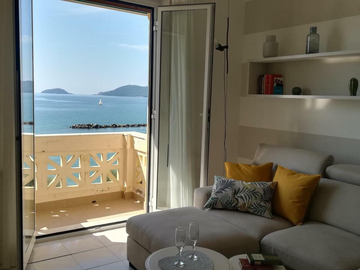 Il Faro Dei Poeti Apartamento Lerici Exterior foto