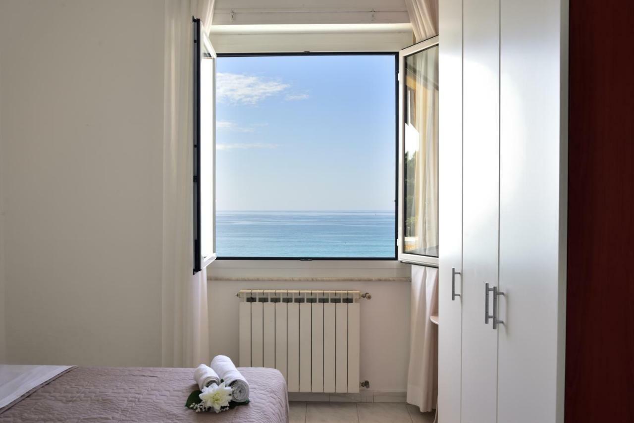 Il Faro Dei Poeti Apartamento Lerici Exterior foto