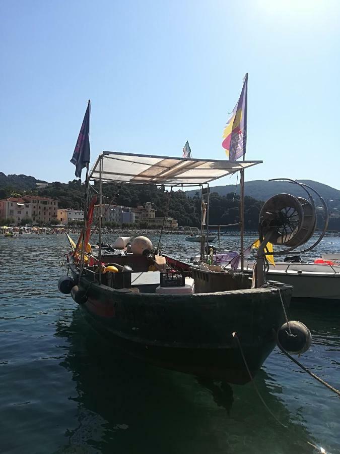 Il Faro Dei Poeti Apartamento Lerici Exterior foto